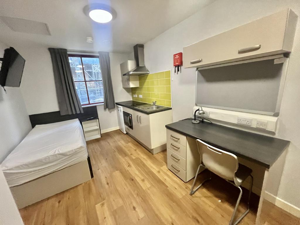 Apartment in Nottingham, Nottinghamshire - View 5