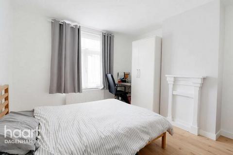 2 bedroom terraced house for sale, Lillechurch Road, DAGENHAM
