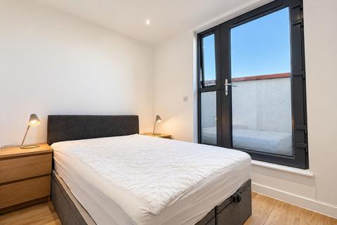 1 bedroom flat to rent, Waleorde road, Southwark, SE17 1GG