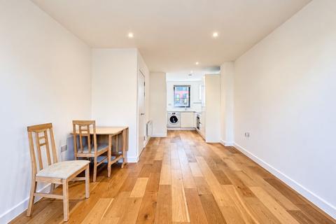 1 bedroom flat to rent, Waleorde road, Southwark, SE17 1GG
