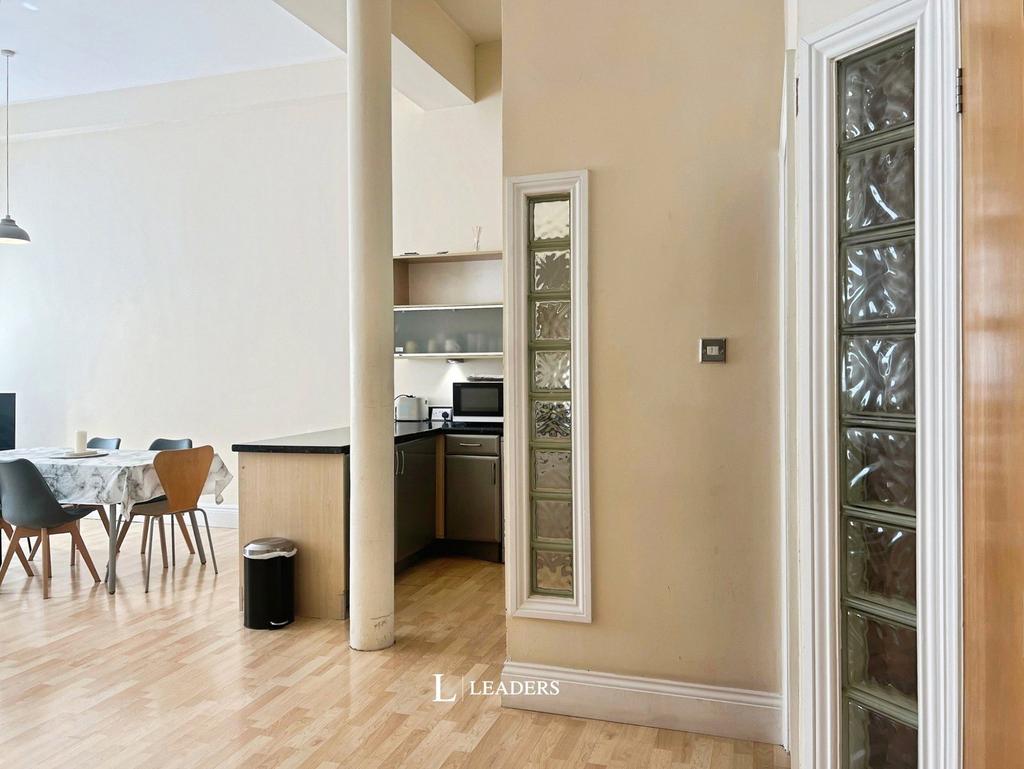 Apartment in Nottingham, Lace Market, St Ann's - View 5