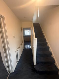 4 bedroom semi-detached house to rent, St. Luke Close, Uxbridge UB8