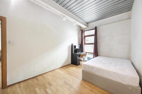 2 bedroom flat to rent, New Crescent Yard, Acton Lane, London