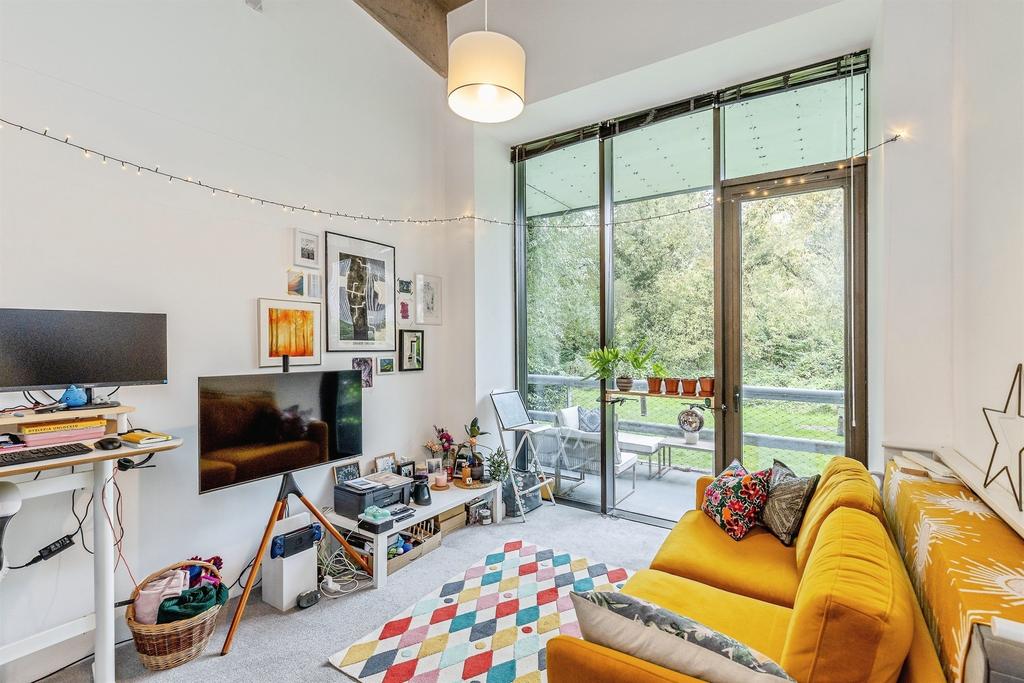 Apartment in Bristol - View 3
