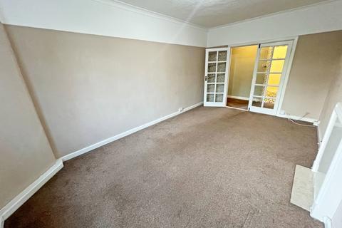 3 bedroom apartment for sale, Stoneygate Court, Leicester, Leicestershire, LE2 2AH