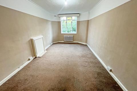 3 bedroom apartment for sale, Stoneygate Court, Leicester, Leicestershire, LE2 2AH