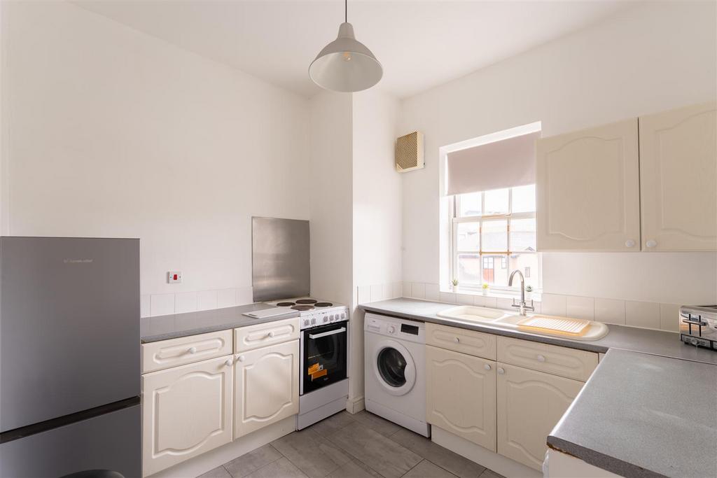 Apartment in Newcastle upon Tyne, Tyne and Wear - View 2