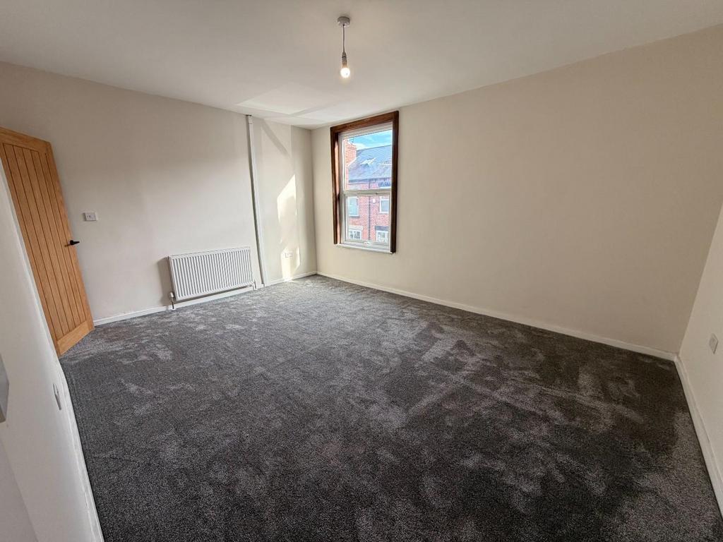 House in Sheffield, Sharrow Vale, Broomhill - More