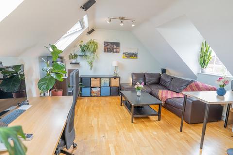 2 bedroom end of terrace house for sale, Chatterton Road, Bromley, BR2