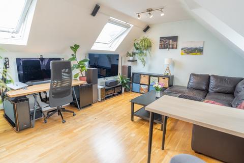 2 bedroom end of terrace house for sale, Chatterton Road, Bromley, BR2