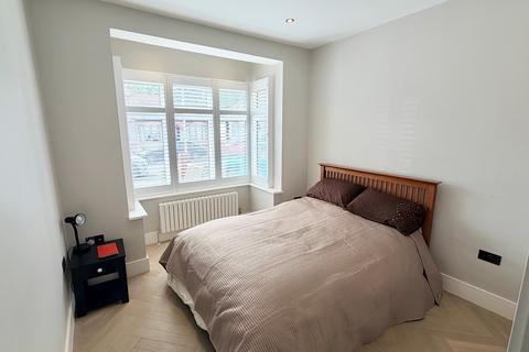 1 bedroom in a house share to rent, Ingreway, Romford, RM3