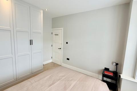 1 bedroom in a house share to rent, Ingreway, Romford, RM3