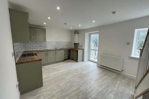 3 bedroom house to rent, Ebenezer Row, Haverfordwest, SA61