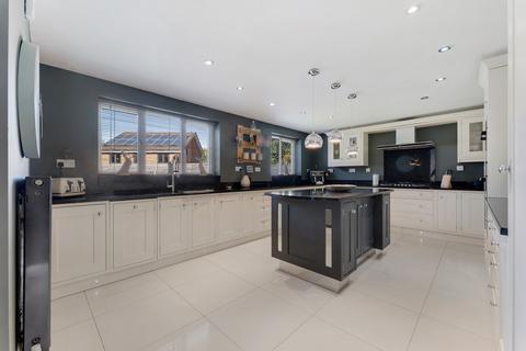 5 bedroom detached house for sale, Pilgrims Way, Runcorn, WA7