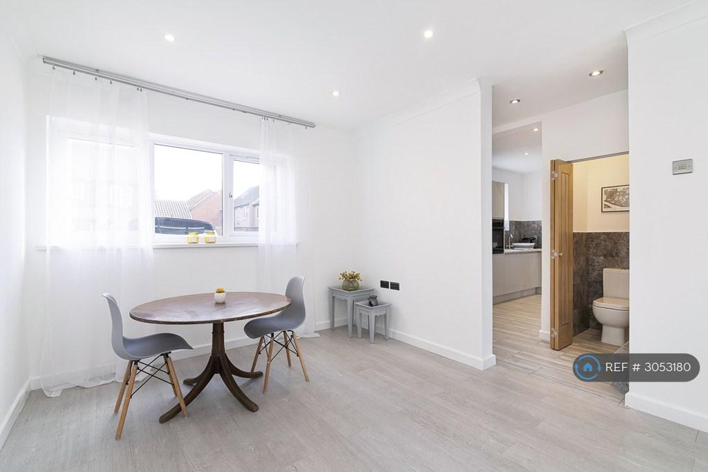 House in London - View 3