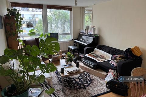 3 bedroom flat to rent, St. Aubins Court, London, N1