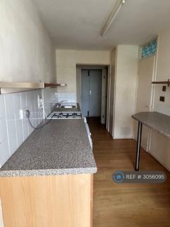 3 bedroom flat to rent, St. Aubins Court, London, N1