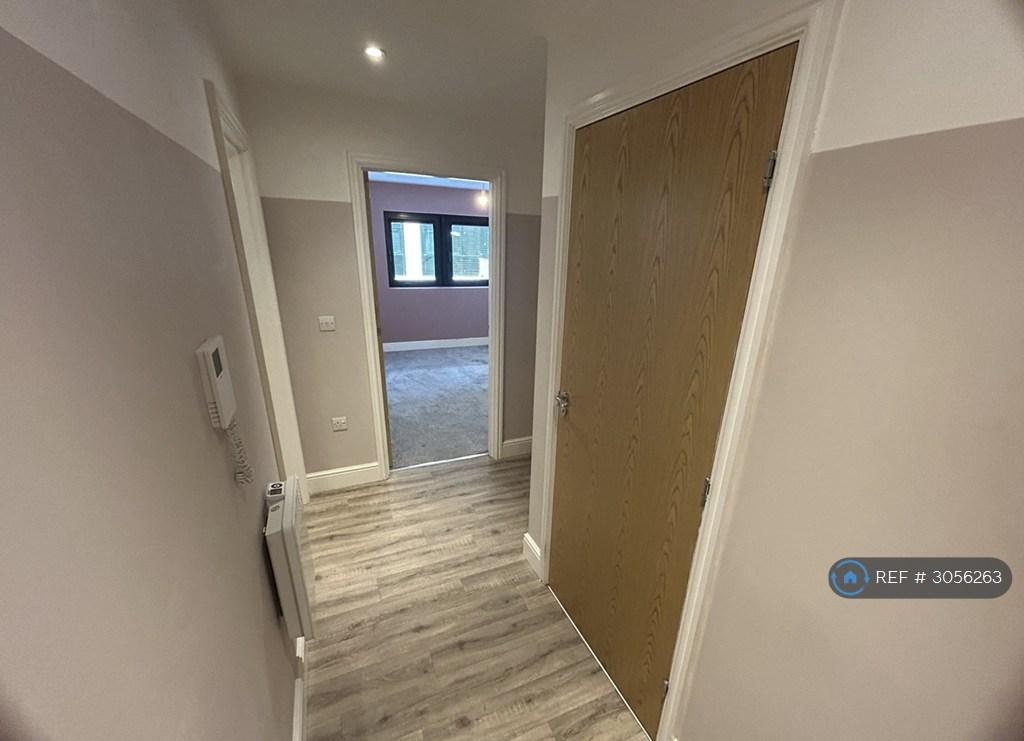 Apartment in Bristol - View 3