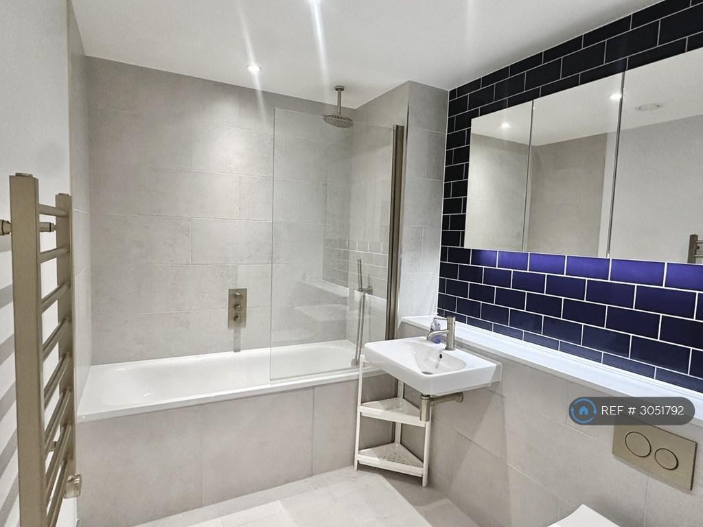 Apartment in London, Preston - View 5
