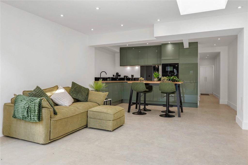 Apartment in Islington - More