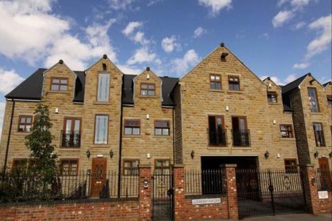 2 bedroom flat to rent, Rockley View Court, The Walk, Birdwell