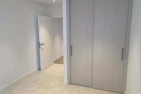 2 bedroom apartment to rent, Samara Drive, Southall
