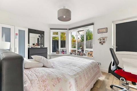 4 bedroom house for sale, Murray Road, Richmond TW10