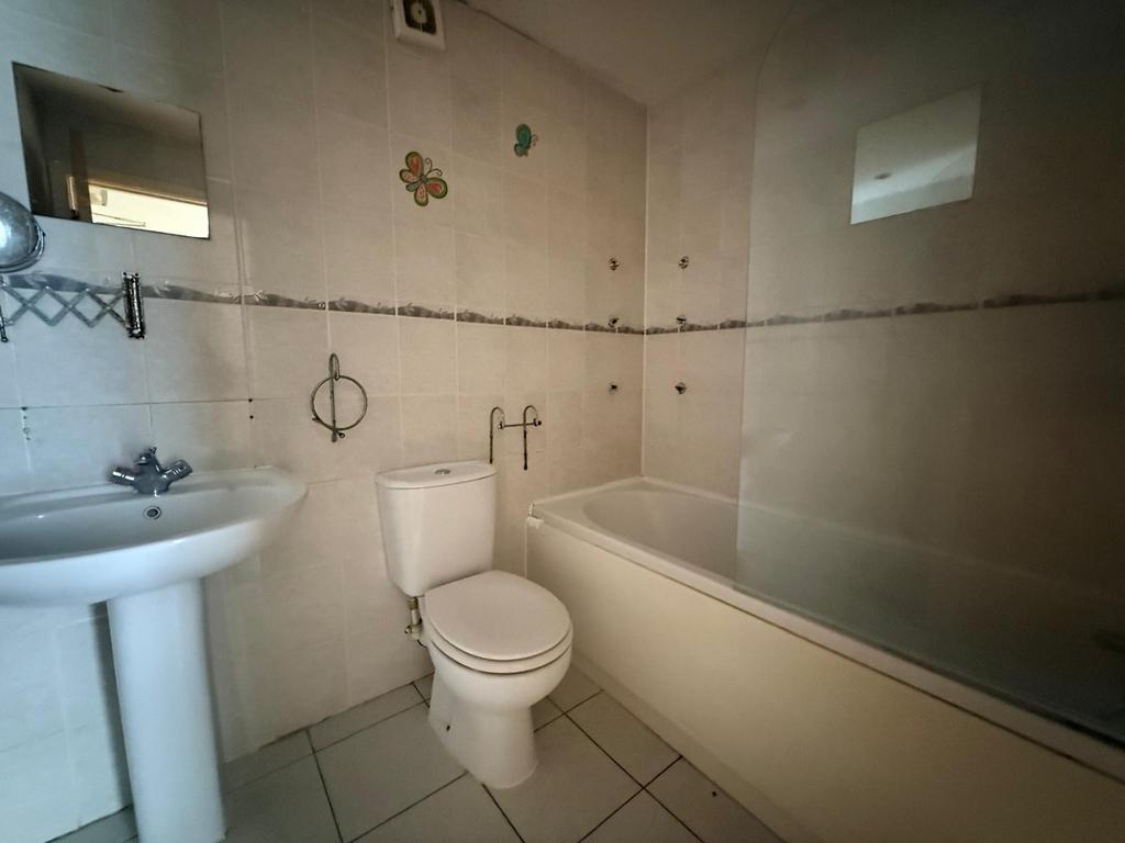Apartment in Cardiff - View 5