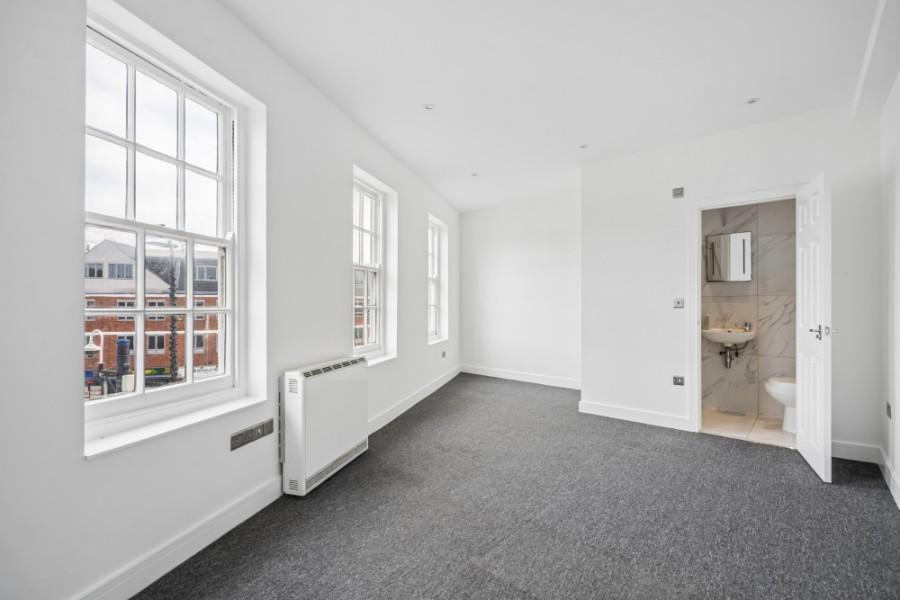 House in Pinner - More