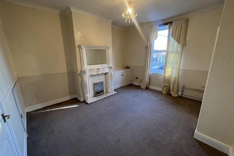 2 bedroom terraced house to rent, Oswald Road, Ashton-on-ribble, Preston