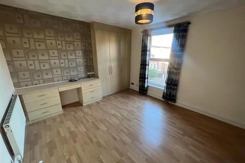 2 bedroom terraced house to rent, Oswald Road, Ashton-on-ribble, Preston