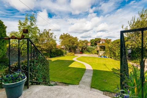 4 bedroom bungalow for sale, Duddingston View, Duddingston, Edinburgh, EH15