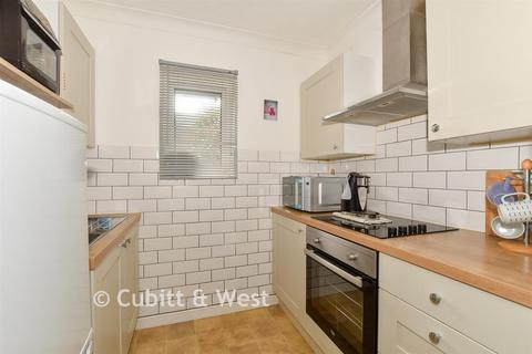 1 bedroom ground floor flat for sale, Nyetimber Lane, Aldwick, West Sussex