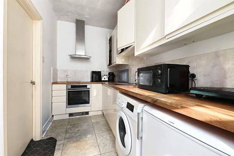1 bedroom flat for sale, Arundel Crescent, Devon PL1