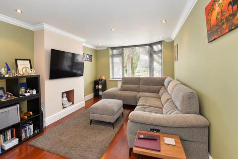 3 bedroom chalet for sale, Nutcombe Crescent, Rochford