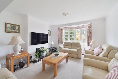 undefined, Roundwood Way, Banstead