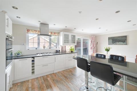 undefined, Roundwood Way, Banstead