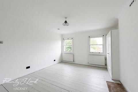 3 bedroom flat to rent, Evering Road, LONDON