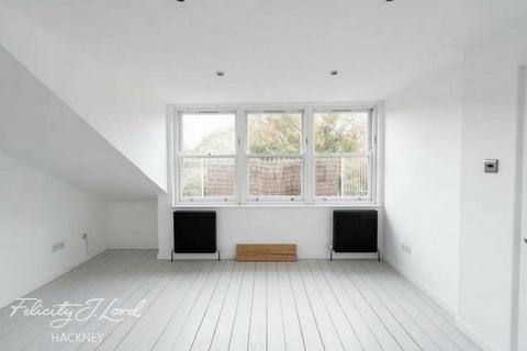 3 bedroom flat to rent, Evering Road, LONDON