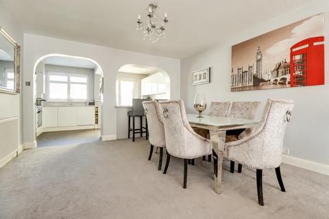 3 bedroom chalet for sale, Blenheim Chase, Leigh-on-Sea SS9