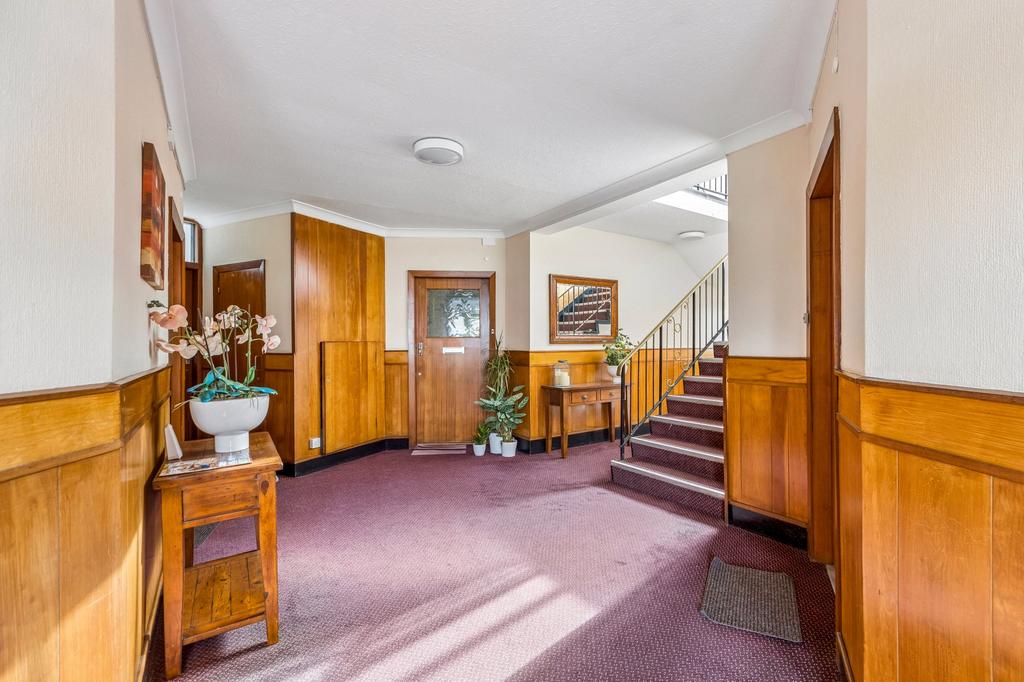 Apartment in Glasgow - View 3