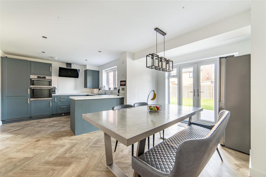 House in Newcastle Upon Tyne - More