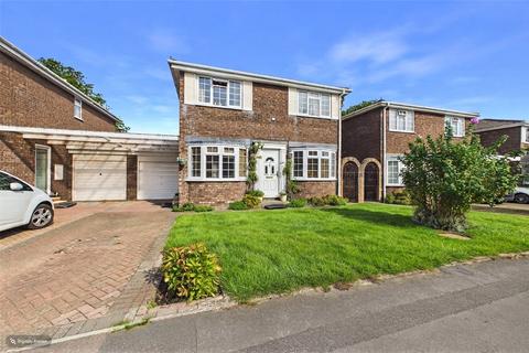 4 bedroom detached house for sale, Govett Grove, Surrey GU20