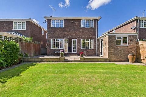 4 bedroom detached house for sale, Govett Grove, Surrey GU20