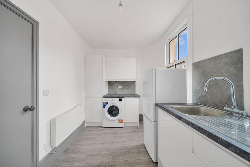 Apartment in London - View 5