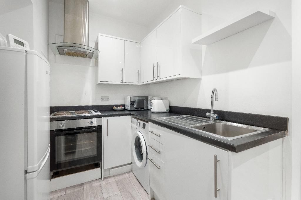 Apartment in Edinburgh - View 3