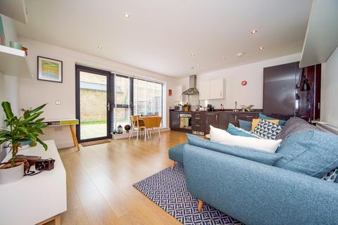 1 bedroom flat to rent, Parade Gardens, London, E4