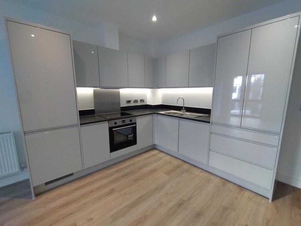 Apartment in Solihull - View 3