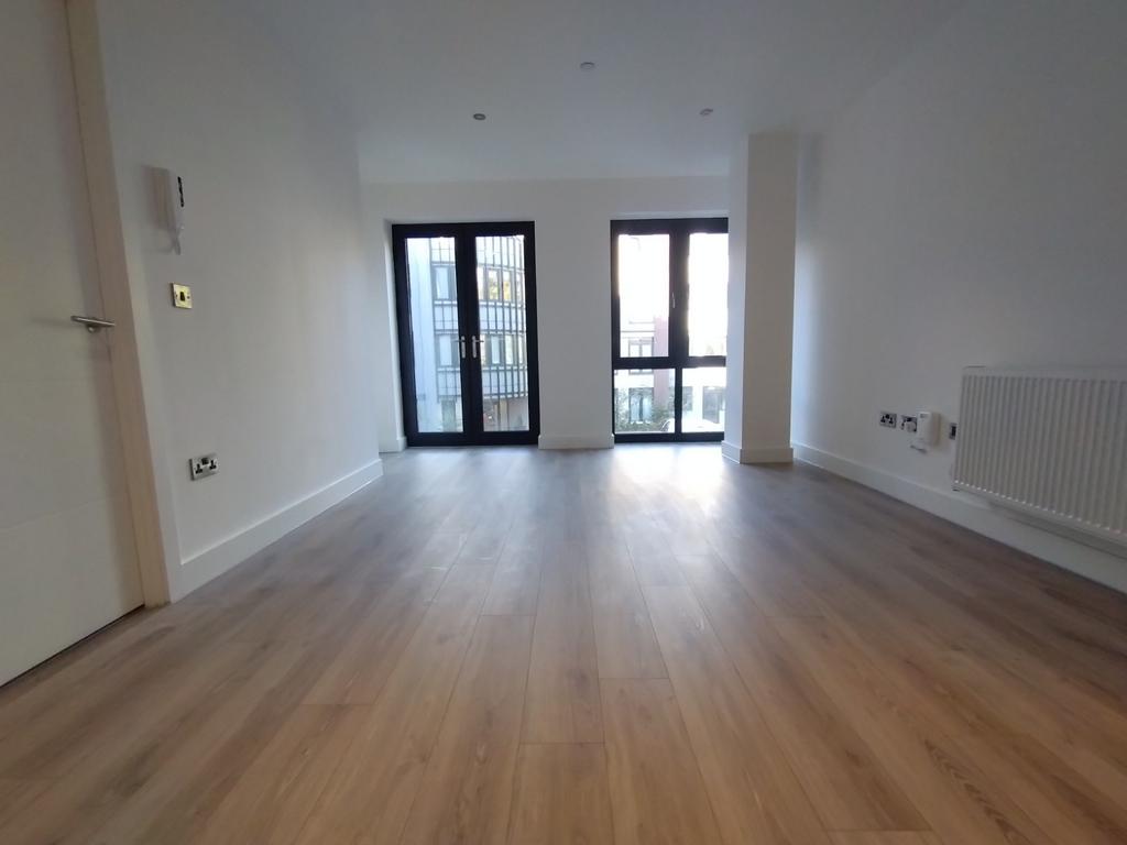 Apartment in Solihull - View 4
