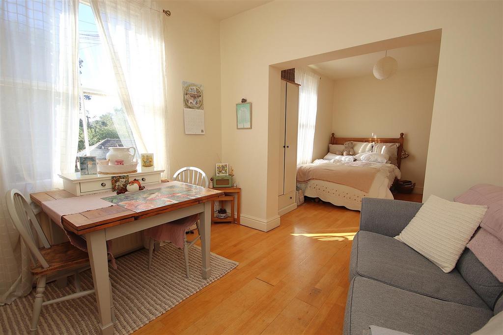Apartment in Cambridge - View 2